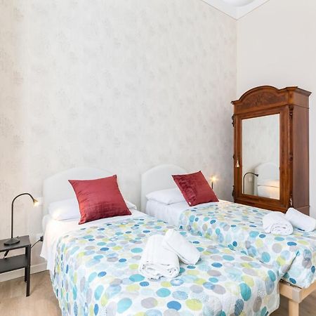 I Renai - Ponte Delle Grazie Modern Apartment فلورنس المظهر الخارجي الصورة
