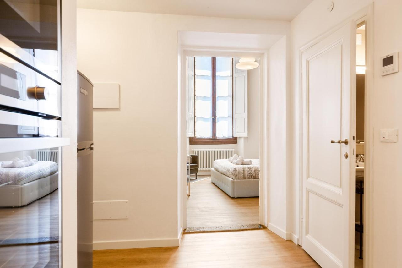 I Renai - Ponte Delle Grazie Modern Apartment فلورنس المظهر الخارجي الصورة